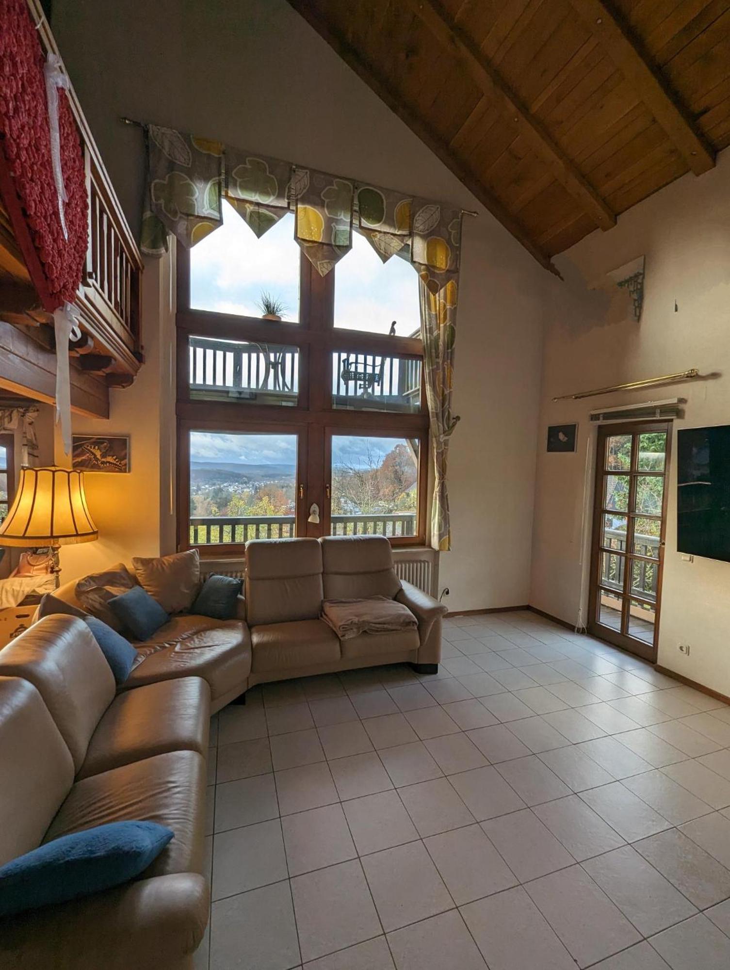 Sonnige Aussicht Villa ลอสไฮม์ ภายนอก รูปภาพ