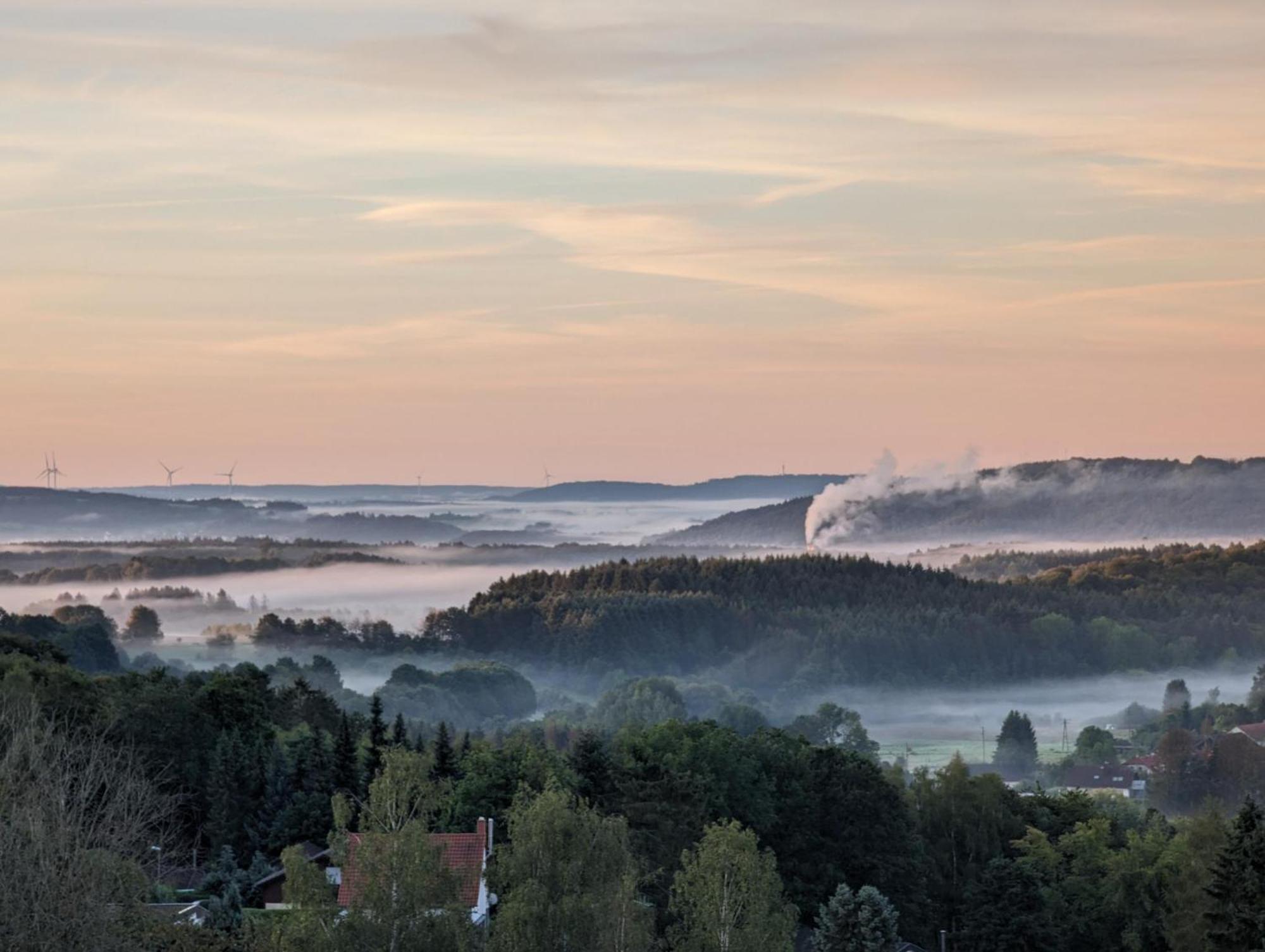 Sonnige Aussicht Villa ลอสไฮม์ ภายนอก รูปภาพ